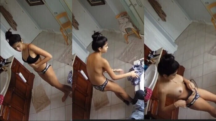 INDIAN CUTE COLLEGE TEEN BATHROOM GIRL HD Watch